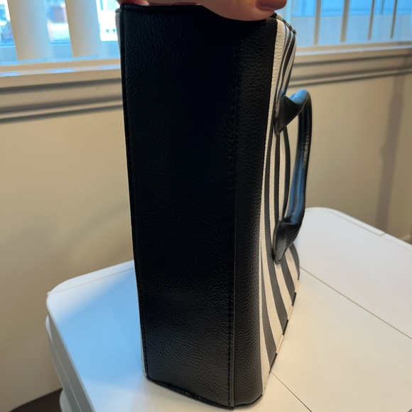 Black and White Striped Top Handle Purse - Picture 3 of 10